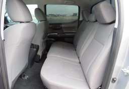 2020 Toyota Tacoma 4WD - Image 29