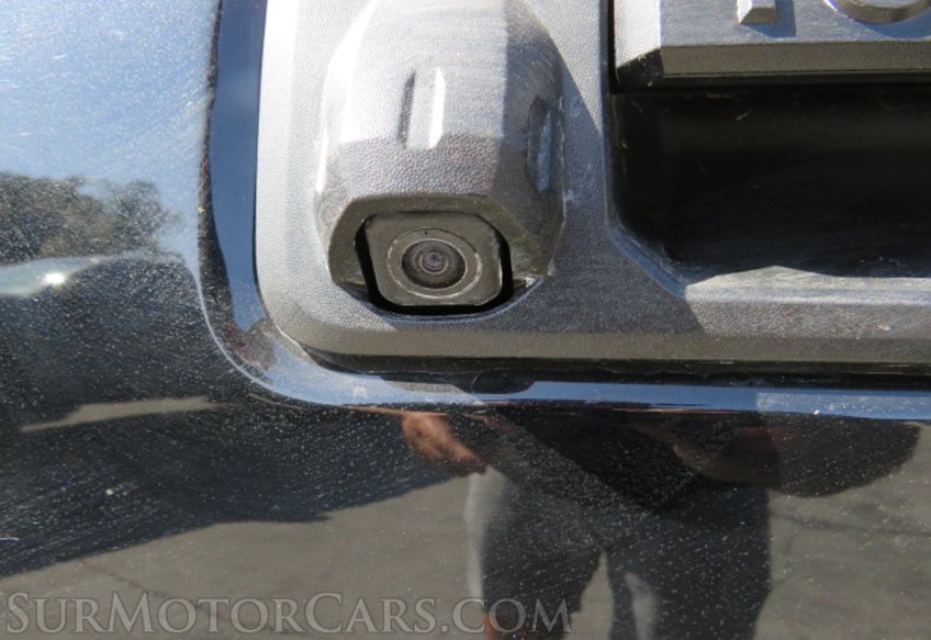 2022 Toyota Tacoma - Image 16