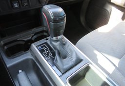 2022 Toyota Tacoma - Image 38