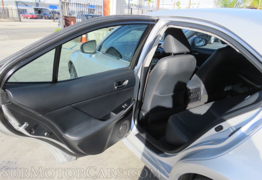 2015 Lexus IS 250 - Image 22