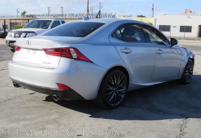 2015 Lexus IS 250 - Image 9