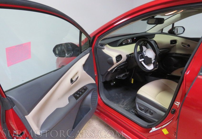 2018 Toyota Prius - Image 21