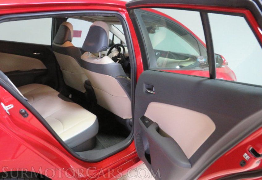 2018 Toyota Prius - Image 27