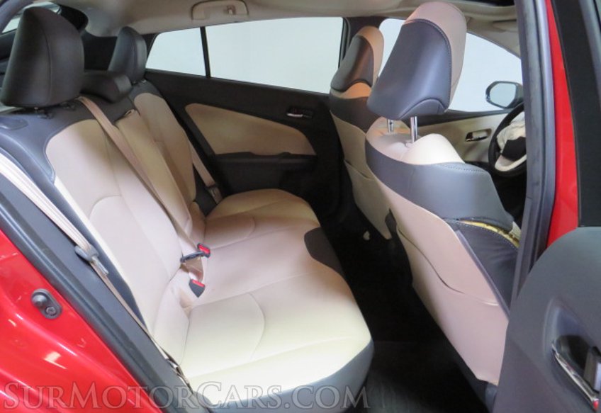 2018 Toyota Prius - Image 30