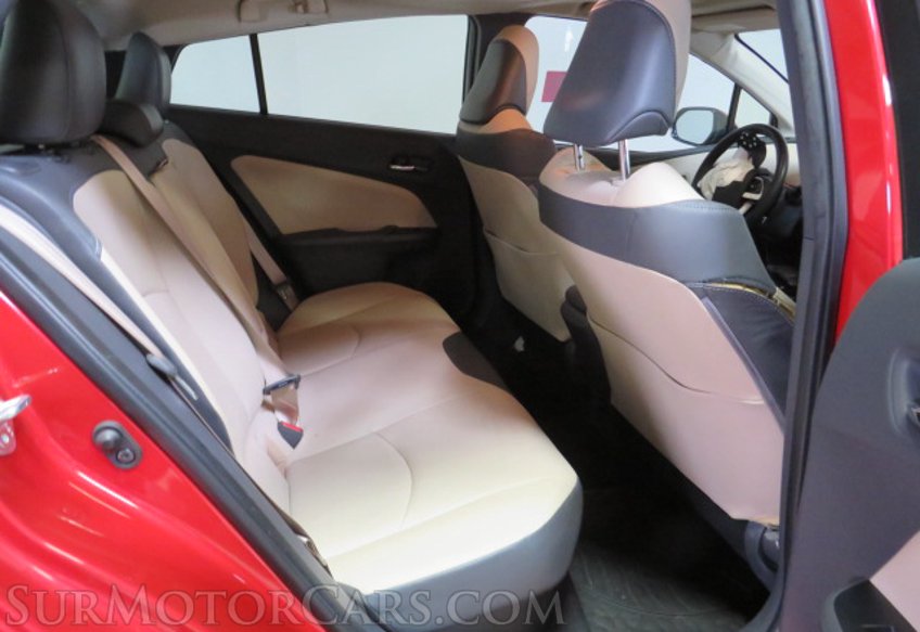 2018 Toyota Prius - Image 28