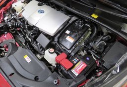 2018 Toyota Prius - Image 48