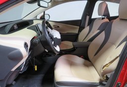 2018 Toyota Prius - Image 22