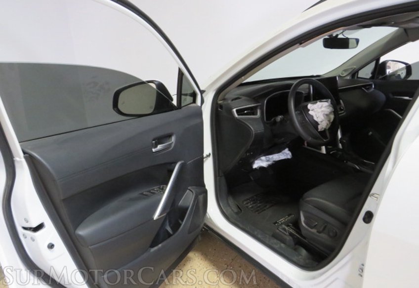 2023 Toyota Corolla Cross - Image 21