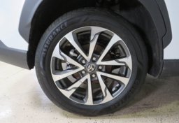 2023 Toyota Corolla Cross - Image 17