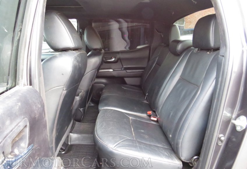 2020 Toyota Tacoma 4WD - Image 33