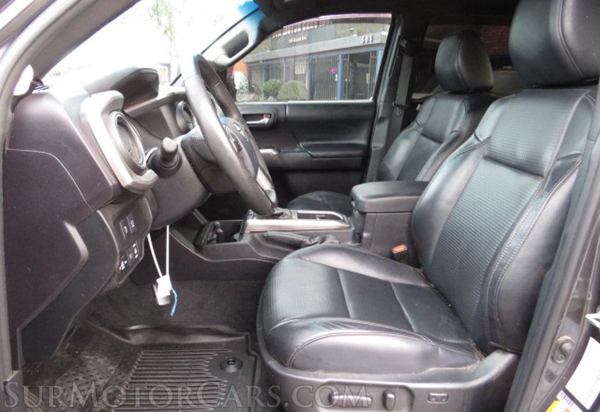 2020 Toyota Tacoma 4WD - Image 28