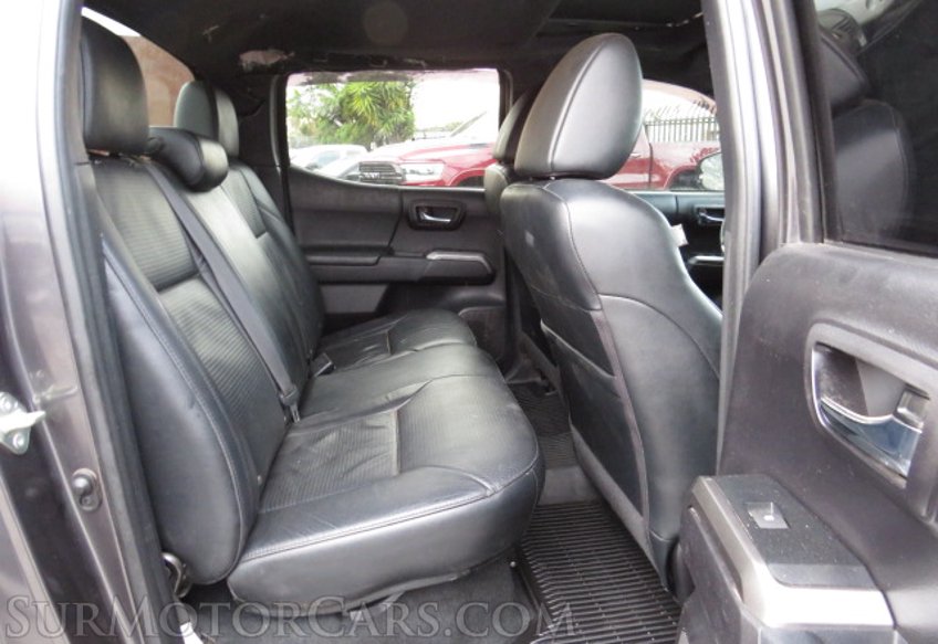 2020 Toyota Tacoma 4WD - Image 32