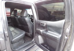 2020 Toyota Tacoma 4WD - Image 27