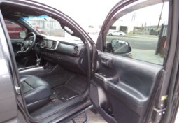 2020 Toyota Tacoma 4WD - Image 25