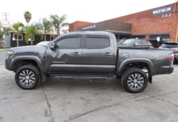 2020 Toyota Tacoma 4WD - Image 10