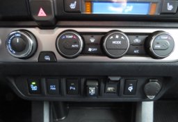 2020 Toyota Tacoma 4WD - Image 42