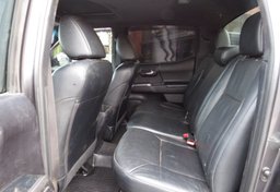 2020 Toyota Tacoma 4WD - Image 31