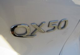 2019 Infiniti QX50 - Image 17