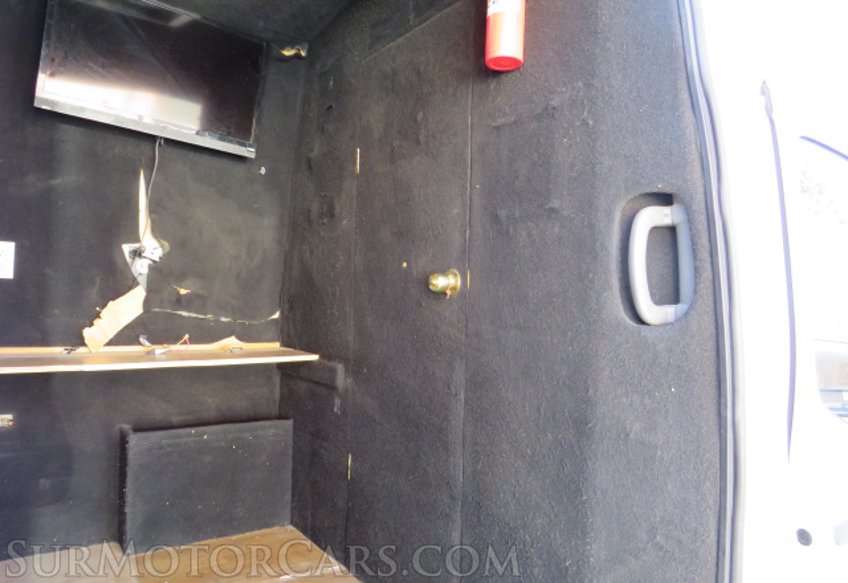 2013 Nissan NV - Image 33