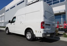 2013 Nissan NV - Image 10