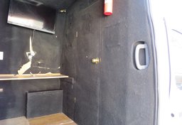 2013 Nissan NV - Image 33