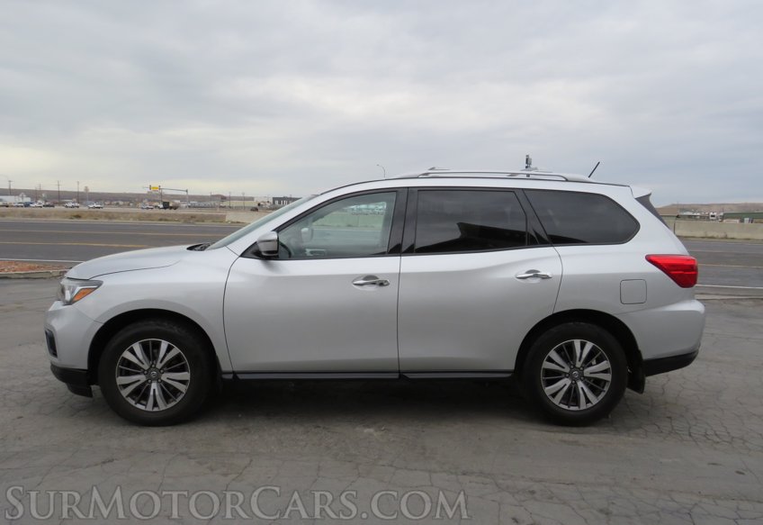 2017 Nissan Pathfinder - Image 11