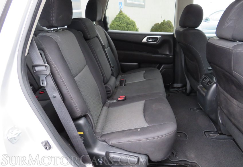 2017 Nissan Pathfinder - Image 30