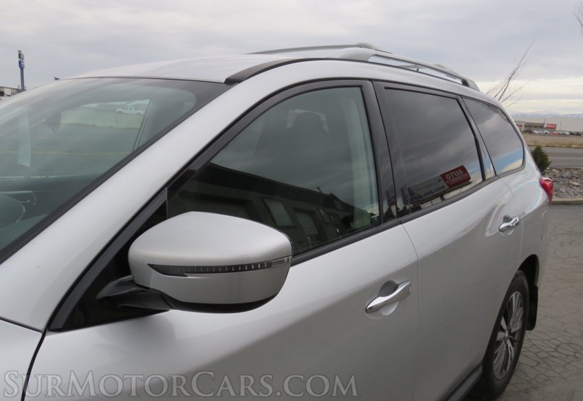 2017 Nissan Pathfinder - Image 15