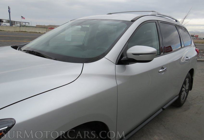 2017 Nissan Pathfinder - Image 16