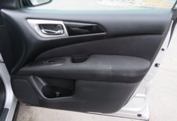 2017 Nissan Pathfinder - Image 46