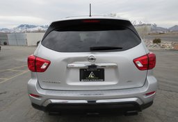 2017 Nissan Pathfinder - Image 13