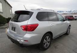 2017 Nissan Pathfinder - Image 8