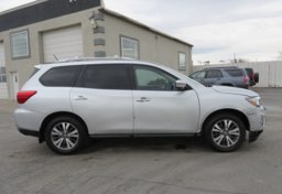 2017 Nissan Pathfinder - Image 10