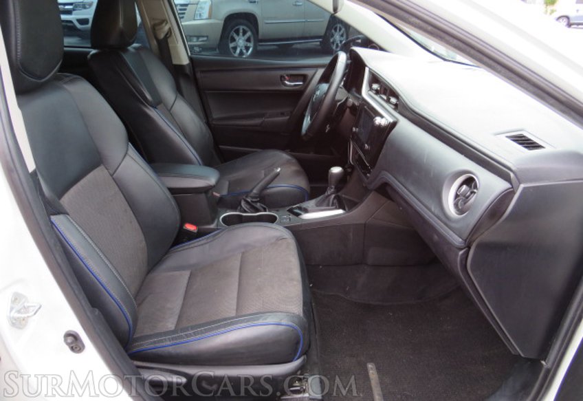 2018 Toyota Corolla - Image 29