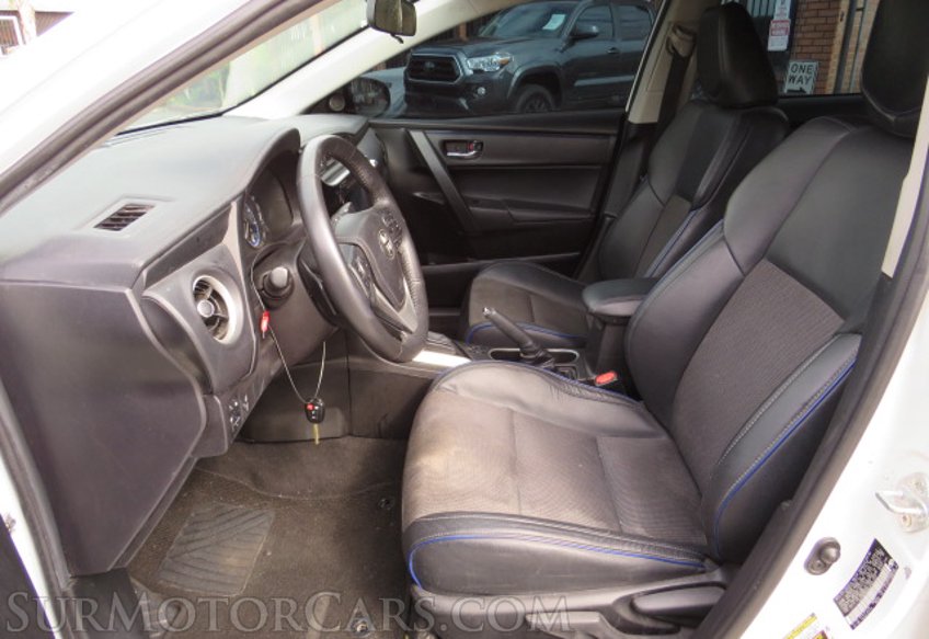 2018 Toyota Corolla - Image 27