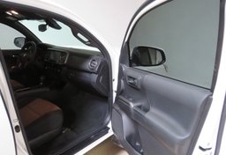 2023 Toyota Tacoma - Image 23