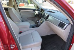 2018 Volkswagen Atlas - Image 30