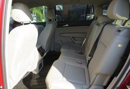 2018 Volkswagen Atlas - Image 34