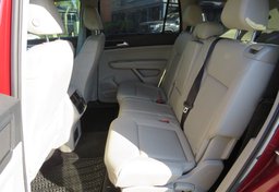 2018 Volkswagen Atlas - Image 31