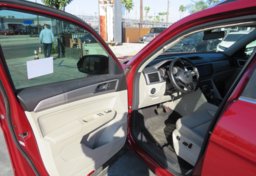 2018 Volkswagen Atlas - Image 23