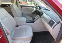 2018 Volkswagen Atlas - Image 28