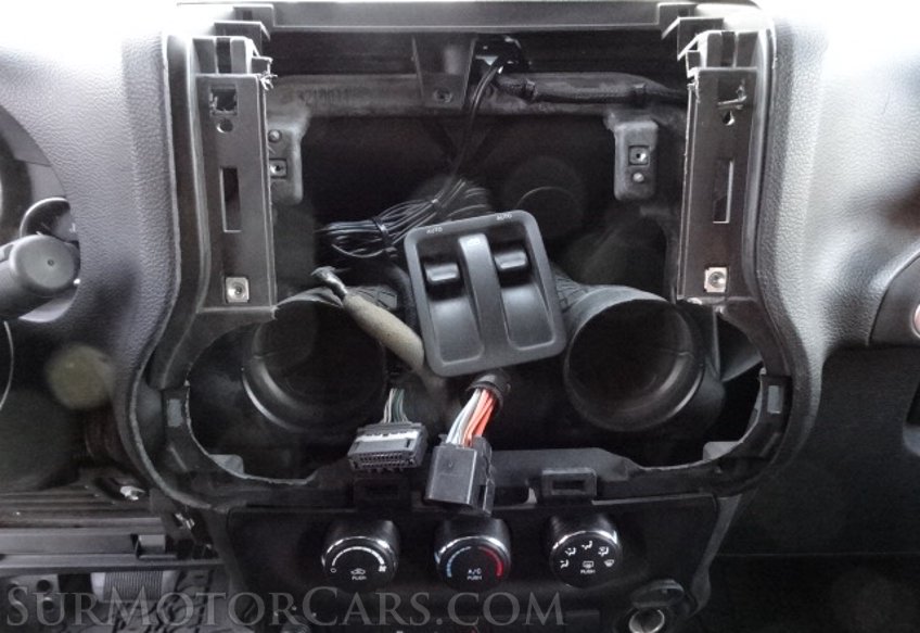 2013 Jeep Wrangler - Image 35