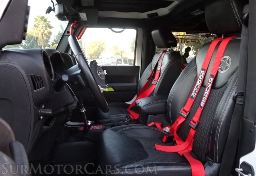 2013 Jeep Wrangler - Image 23