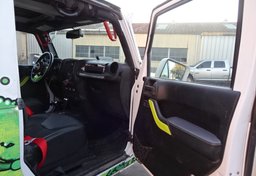 2013 Jeep Wrangler - Image 22