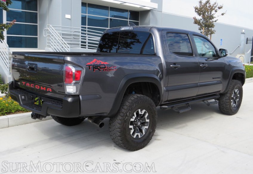 2020 Toyota Tacoma 4WD - Image 8