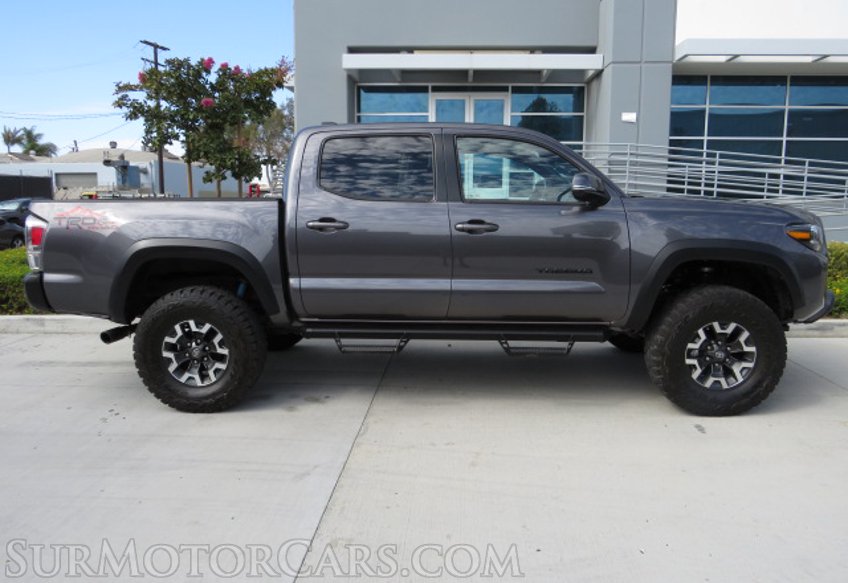 2020 Toyota Tacoma 4WD - Image 12