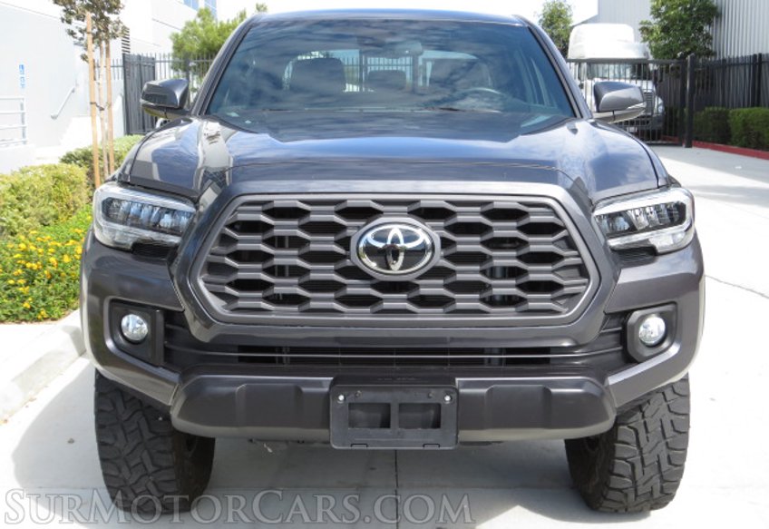 2020 Toyota Tacoma 4WD - Image 9