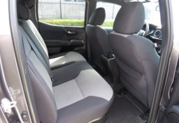 2020 Toyota Tacoma 4WD - Image 35