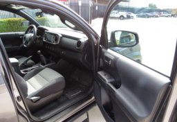 2020 Toyota Tacoma 4WD - Image 25