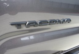 2020 Toyota Tacoma 4WD - Image 22